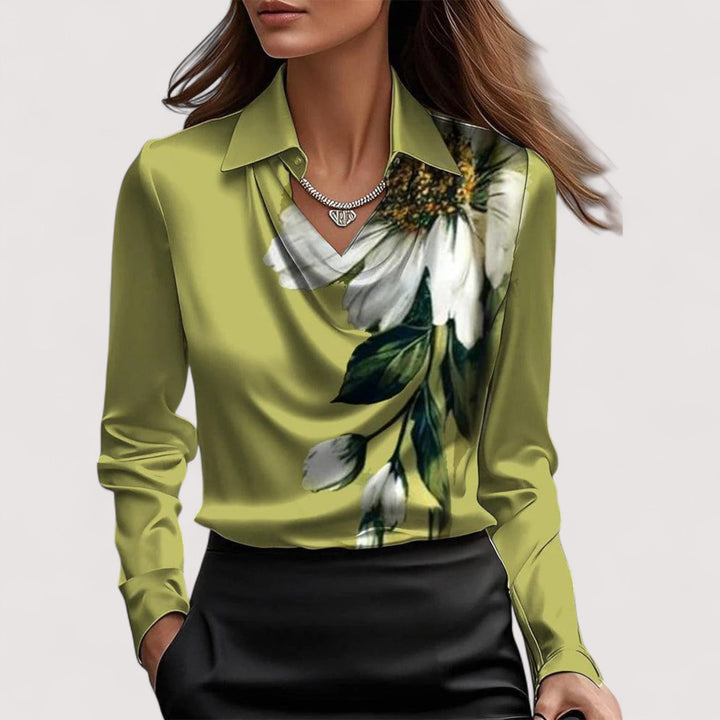 Charlotte – Elegantna Satenska Bluza s V-Izrezom