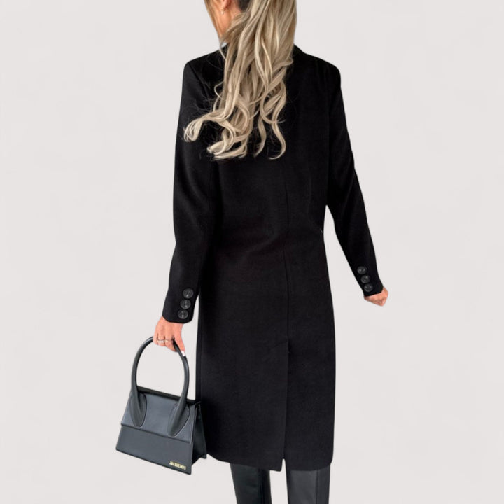 Kia - Dug i elegantan kaput