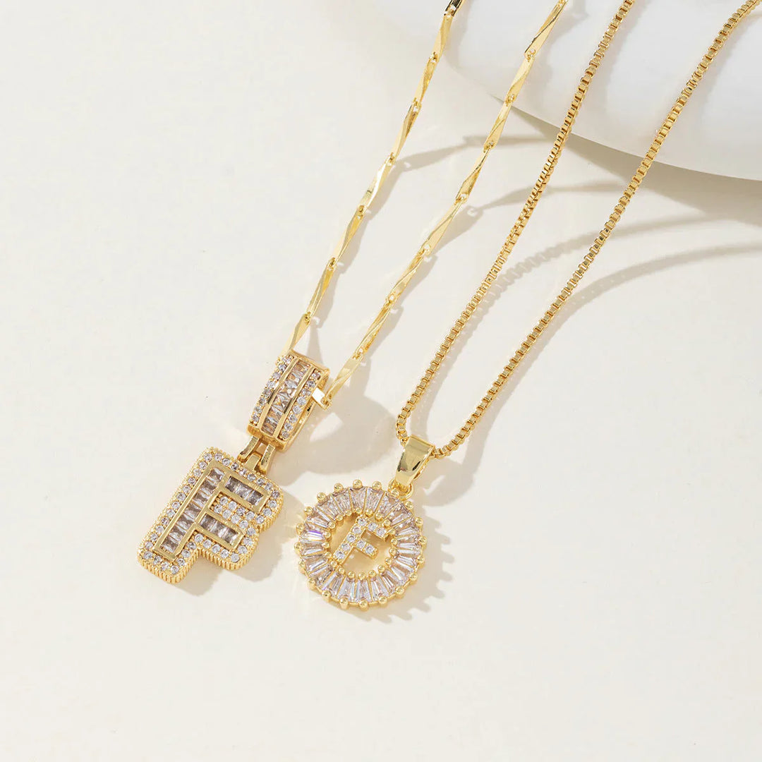 Ogrlica sa slovom Moisanit | Zlato