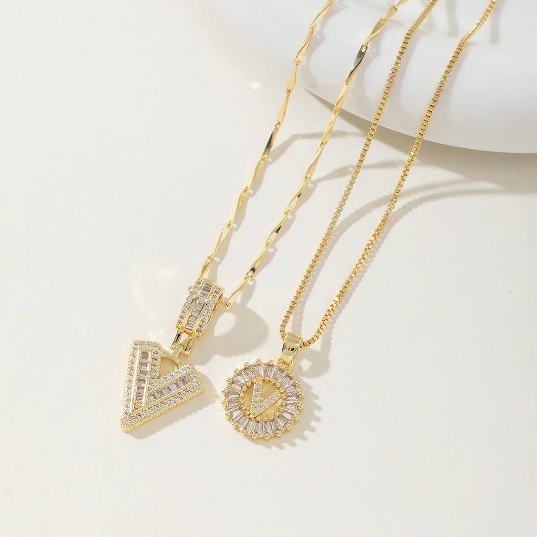 Ogrlica sa slovom Moisanit | Zlato