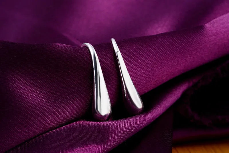 Viseći minđuše u obliku kapi od srebra